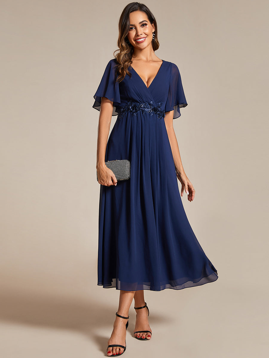 Midi Länge V-Ausschnitt A-Linie Chiffon Kleid Mit Applikationen Und Raffung Details Kleid #Farbe_Marineblau