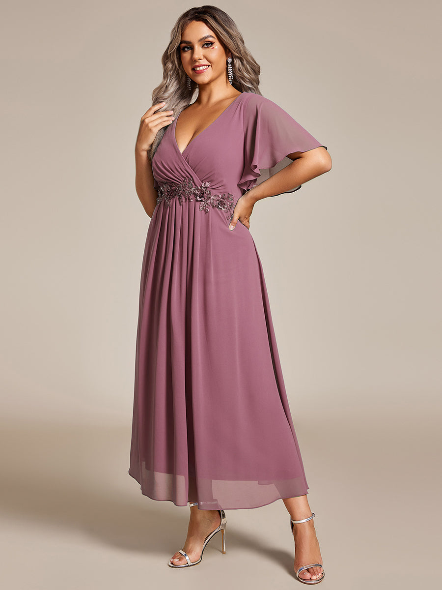 Midi Länge V-Ausschnitt A-Linie Chiffon Kleid Mit Applikationen Und Raffung Details Kleid #Farbe_Orchideenviolett