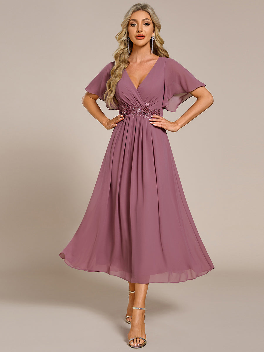 Midi Länge V-Ausschnitt A-Linie Chiffon Kleid Mit Applikationen Und Raffung Details Kleid #Farbe_Orchideenviolett
