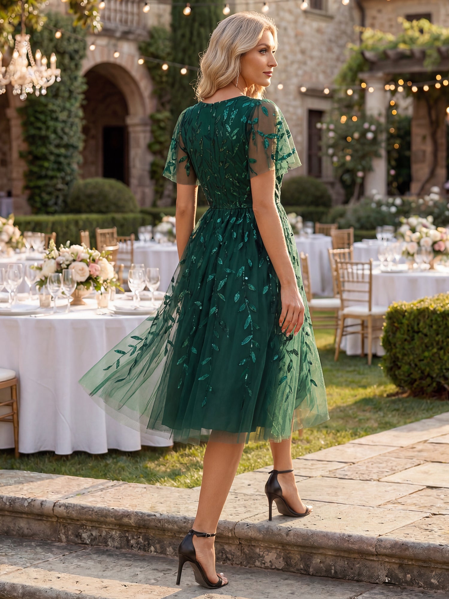 Midi Länge V-Ausschnitt A-Linie Pailletten Kleid Mit Besticktem Blumenmuster Und Gerafften Details #Farbe_Dunkelgrün