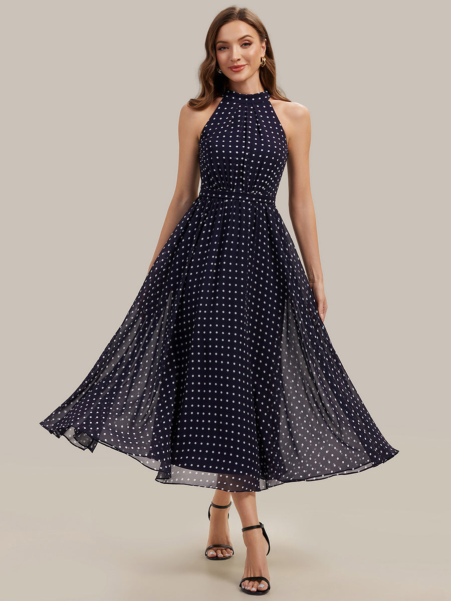 Midi Halter Neck A Linie Chiffon Kleid Mit Falten Und Punkten #Farbe_Marineblaue Punkte