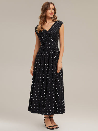 Kn?chellang V-Ausschnitt A-Linien Kleid Aus Strick Mit Raffung Und P¨¹nktchen Design #Farbe_Schwarz gepunktet