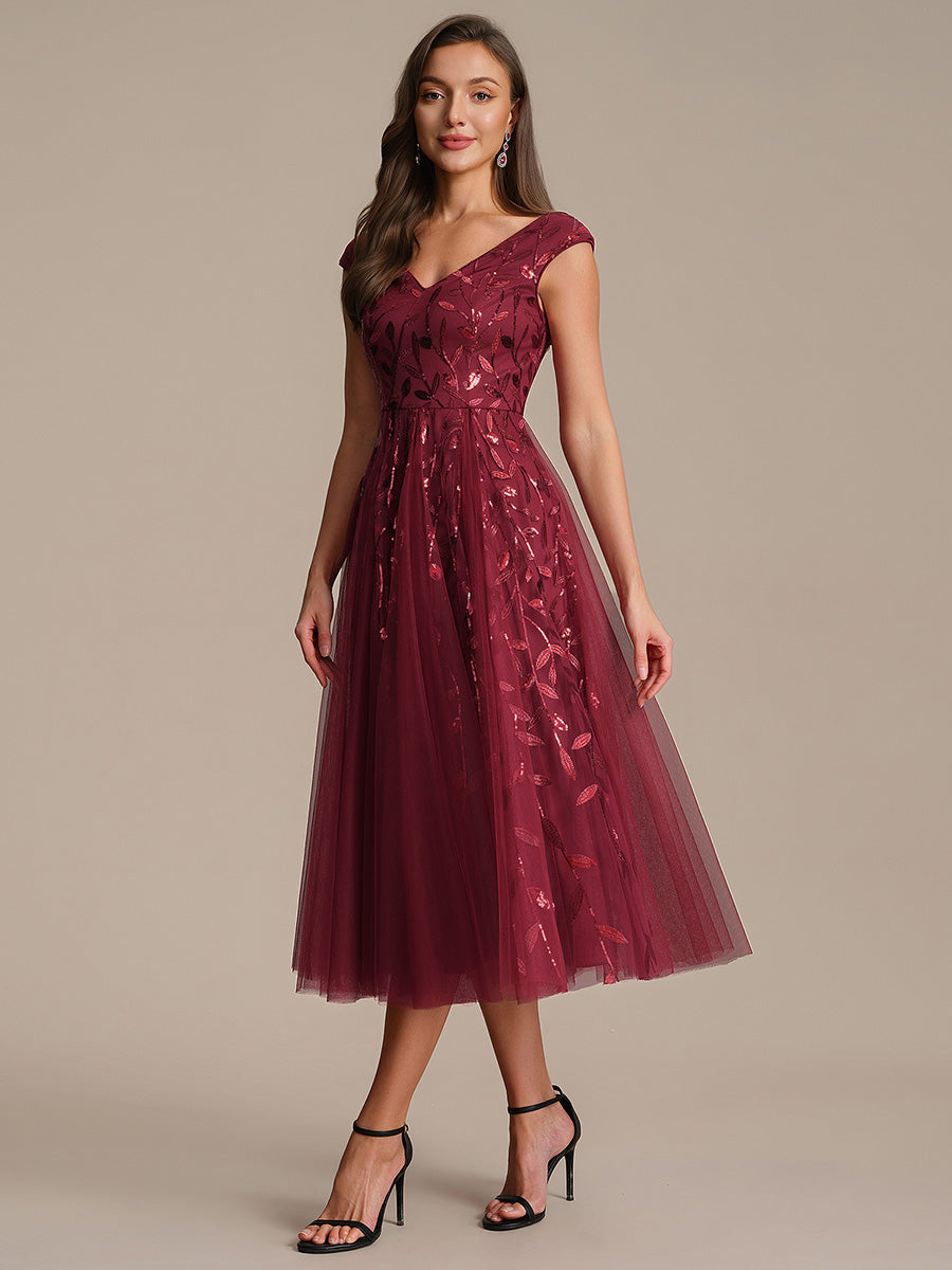 Midi Pailletten A-Linie Kleid Mit V-Ausschnitt Und Patchwork Details #Farbe_Burgunderrot