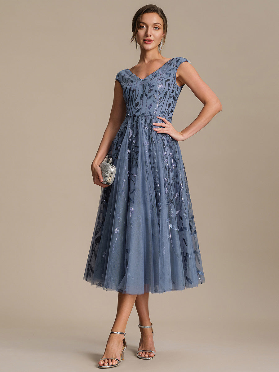 Midi Pailletten A-Linie Kleid Mit V-Ausschnitt Und Patchwork Details #Farbe_Taubenblau