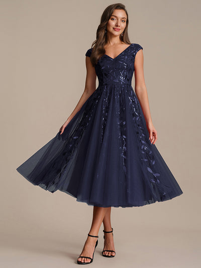 Midi Pailletten A-Linie Kleid Mit V-Ausschnitt Und Patchwork Details #Farbe_Marineblau