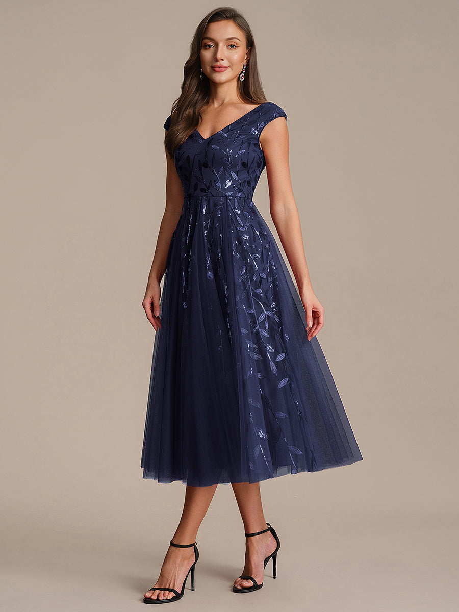 Midi Pailletten A-Linie Kleid Mit V-Ausschnitt Und Patchwork Details #Farbe_Marineblau