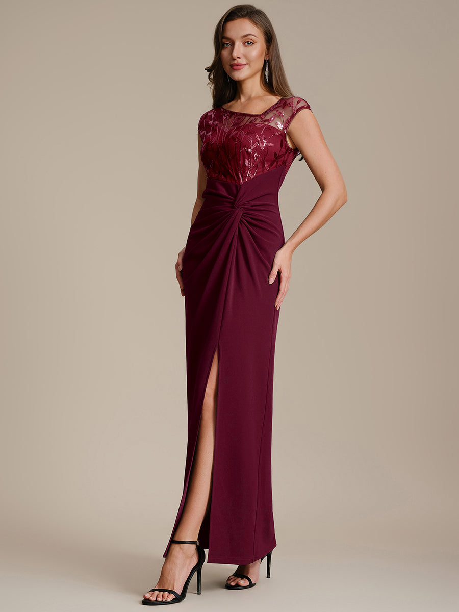 Maxi Asymmetrisches Bodycon Krepp Kleid Mit Oberschenkel Hohem Schlitz Und Pailletten Details Kleid #Farbe_Burgunderrot