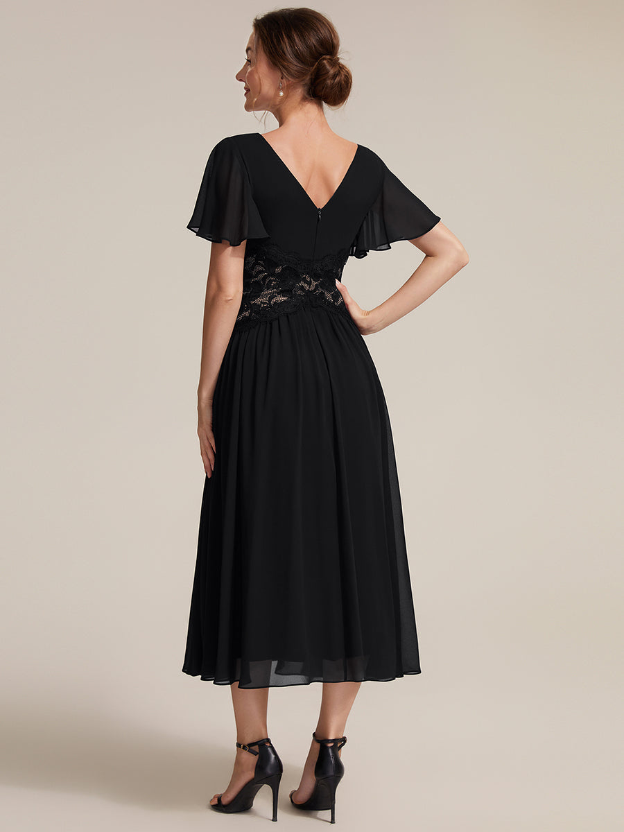 Midi Tee-Länge A-Linie Kleid Mit V-Ausschnitt Chiffon Stoff Und Rüschen Eleganter Stil Kleid #Farbe_Schwarz