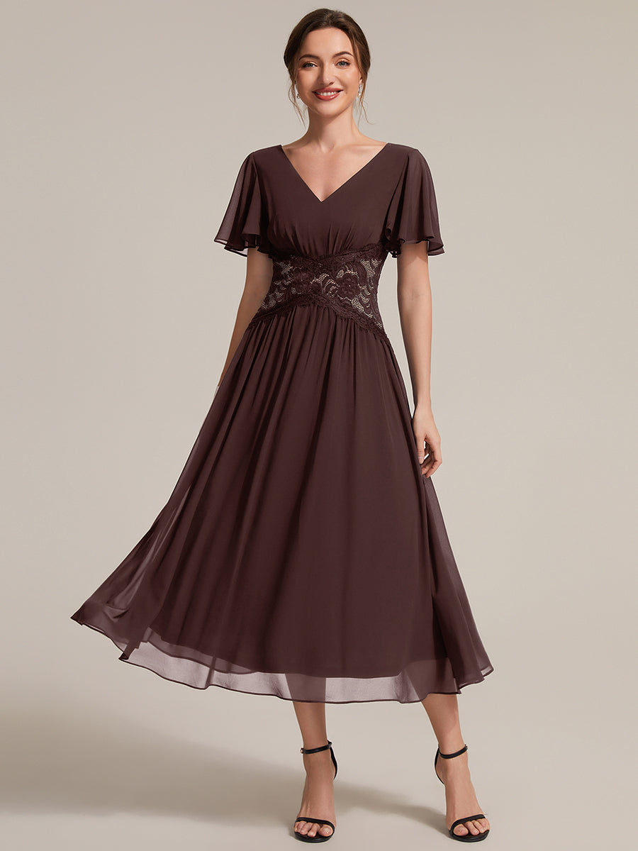 Midi Tee-Länge A-Linie Kleid Mit V-Ausschnitt Chiffon Stoff Und Rüschen Eleganter Stil Kleid #Farbe_Schokoladenbraun