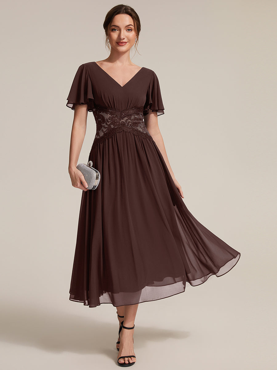 Midi Tee-Länge A-Linie Kleid Mit V-Ausschnitt Chiffon Stoff Und Rüschen Eleganter Stil Kleid #Farbe_Schokoladenbraun
