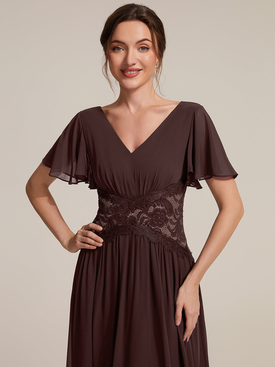 Midi Tee-Länge A-Linie Kleid Mit V-Ausschnitt Chiffon Stoff Und Rüschen Eleganter Stil Kleid #Farbe_Schokoladenbraun