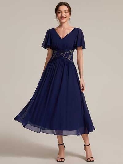 Midi Tee-Länge A-Linie Kleid Mit V-Ausschnitt Chiffon Stoff Und Rüschen Eleganter Stil Kleid #Farbe_Marineblau