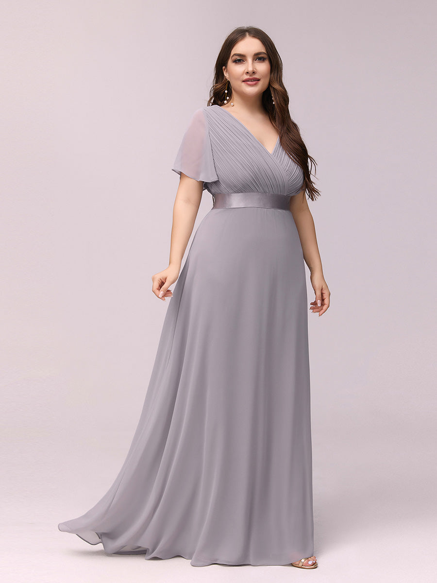 Langes Brautjungfernkleid mit Empire-Taille und kurzen, flatternden Ärmeln #Farbe_Grau
