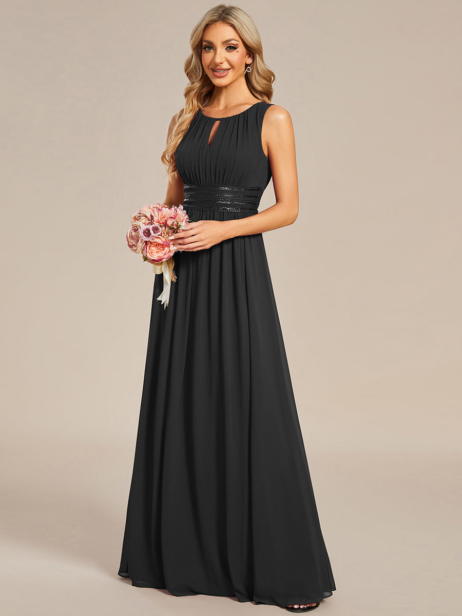 Bodenlanger A-Linien Chiffon Kleid Mit Rundhalsausschnitt Und Bestickten Details #Farbe_Schwarz