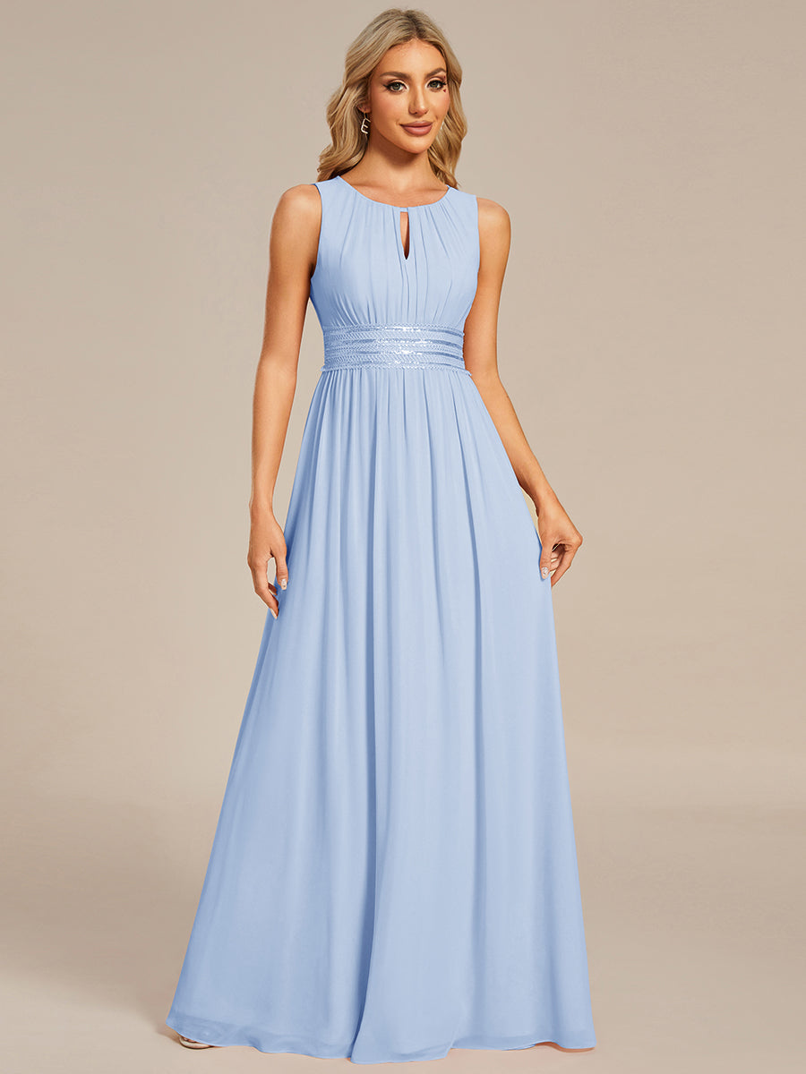 Bodenlanger A-Linien Chiffon Kleid Mit Rundhalsausschnitt Und Bestickten Details #Farbe_Eisblau