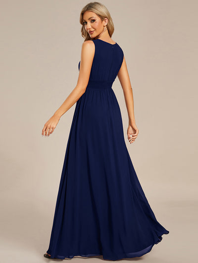 Bodenlanger A-Linien Chiffon Kleid Mit Rundhalsausschnitt Und Bestickten Details #Farbe_Marineblau