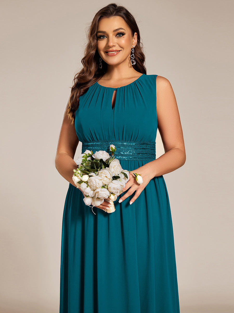 Bodenlanger A-Linien Chiffon Kleid Mit Rundhalsausschnitt Und Bestickten Details #Farbe_Petrol