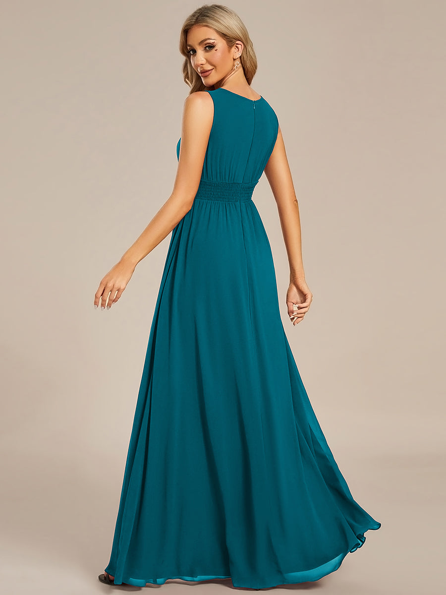 Bodenlanger A-Linien Chiffon Kleid Mit Rundhalsausschnitt Und Bestickten Details #Farbe_Petrol