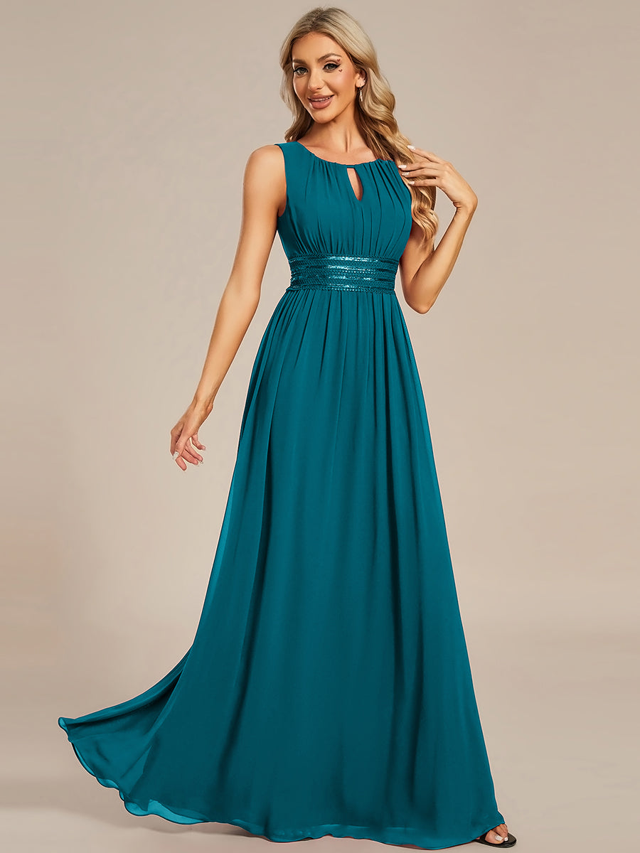 Bodenlanger A-Linien Chiffon Kleid Mit Rundhalsausschnitt Und Bestickten Details #Farbe_Petrol