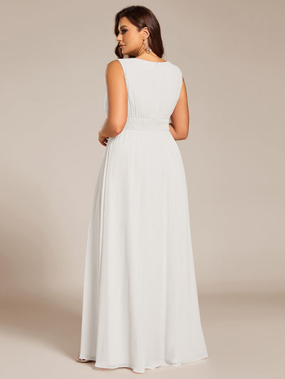 Bodenlanger A-Linien Chiffon Kleid Mit Rundhalsausschnitt Und Bestickten Details #Farbe_Weiß