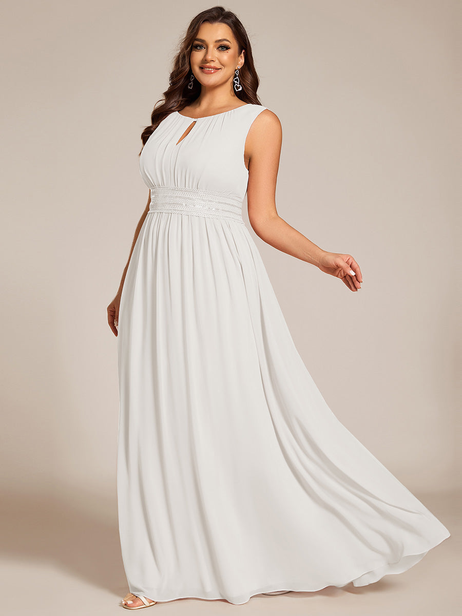 Bodenlanger A-Linien Chiffon Kleid Mit Rundhalsausschnitt Und Bestickten Details #Farbe_Weiß