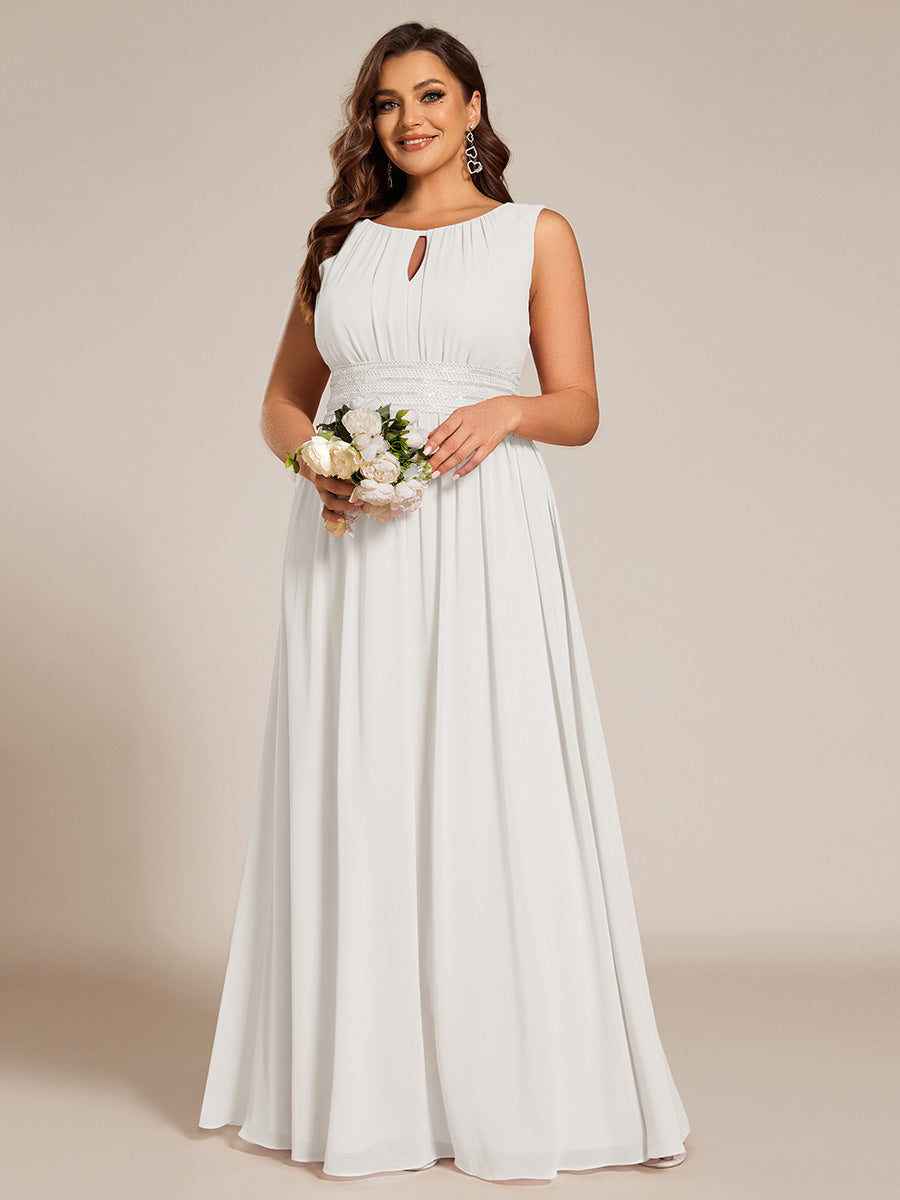 Bodenlanger A-Linien Chiffon Kleid Mit Rundhalsausschnitt Und Bestickten Details #Farbe_Weiß