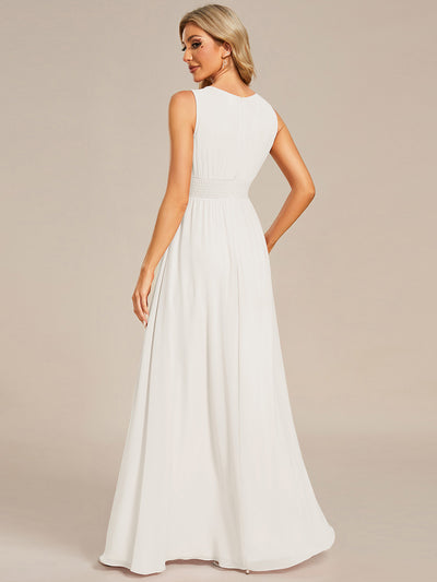 Bodenlanger A-Linien Chiffon Kleid Mit Rundhalsausschnitt Und Bestickten Details #Farbe_Weiß
