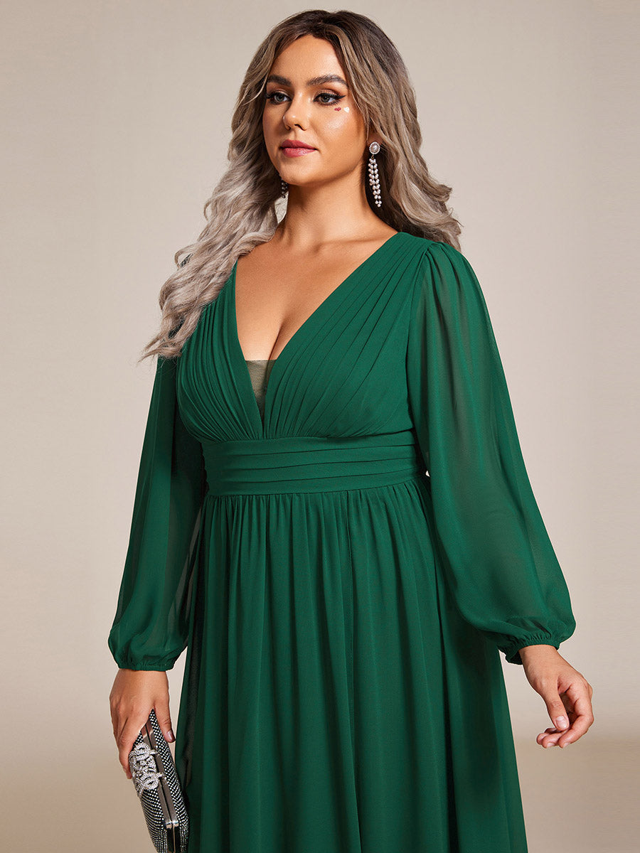 Robe d'invit¡§| de mariage trap¡§¡§ze en mousseline fluide ¡§¡è encolure ronde et longueur au genou #farbe_Dunkelgrün