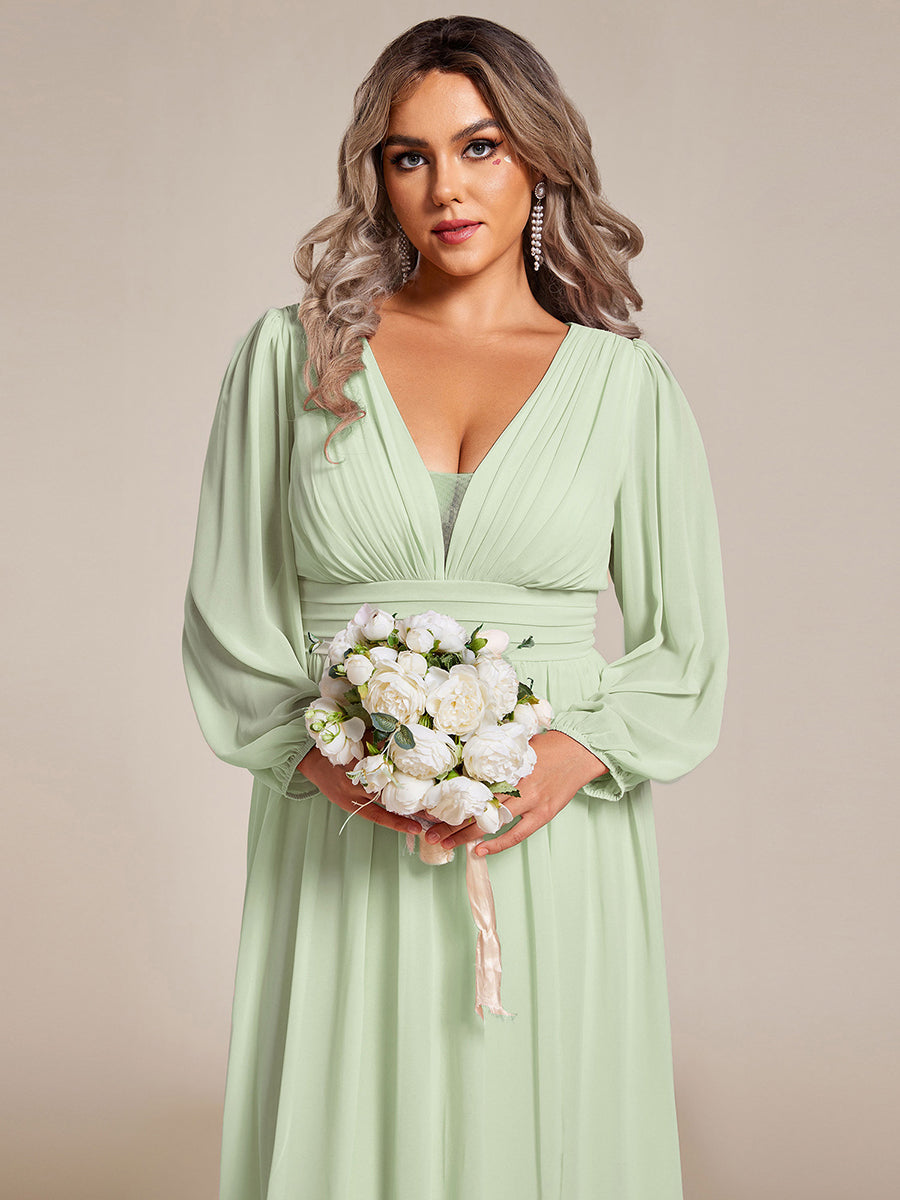 Robe d'invit¡§| de mariage trap¡§¡§ze en mousseline fluide ¡§¡è encolure ronde et longueur au genou #farbe_Mintgrün