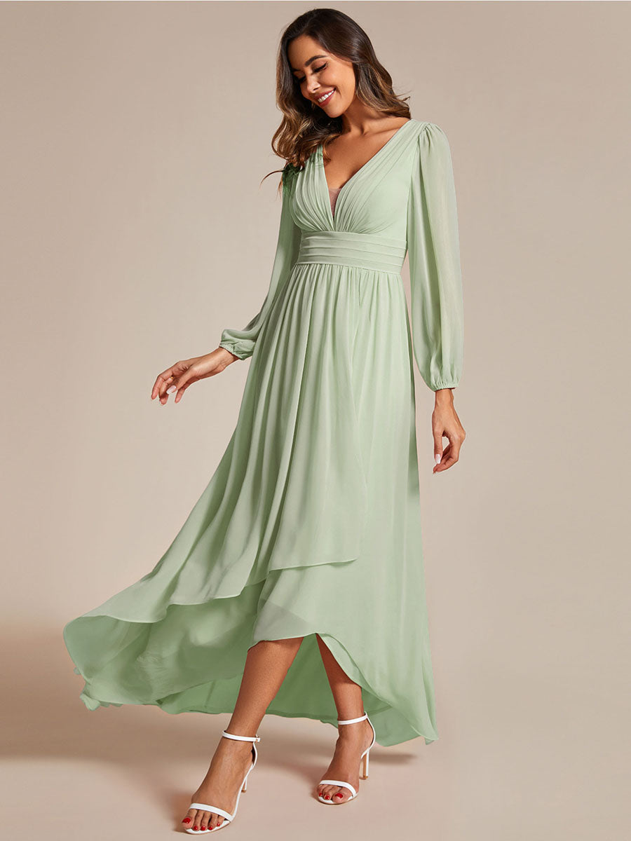 Robe d'invit¡§| de mariage trap¡§¡§ze en mousseline fluide ¡§¡è encolure ronde et longueur au genou #farbe_Mintgrün
