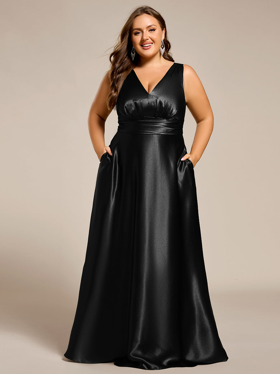 Bodenlanger V-Ausschnitt A-Linie Satin Kleid Mit Tiefem V-Ausschnitt Und Gerafften Details #Farbe_Schwarz