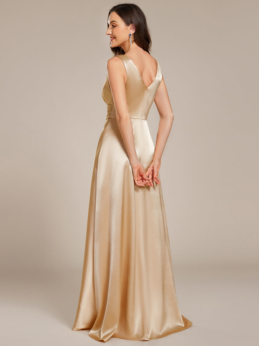 Bodenlanger V-Ausschnitt A-Linie Satin Kleid Mit Tiefem V-Ausschnitt Und Gerafften Details #Farbe_Champagner