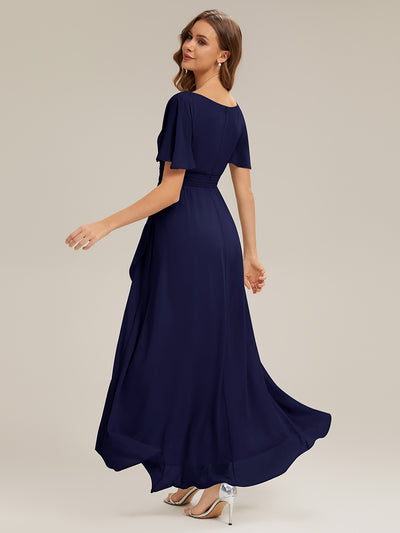 High-Low Chiffon Kleid Mit Rundhalsausschnitt Asymmetrischem Saum Gerüschten Und Rüschen Details Faltenoptik #Farbe_Marineblau