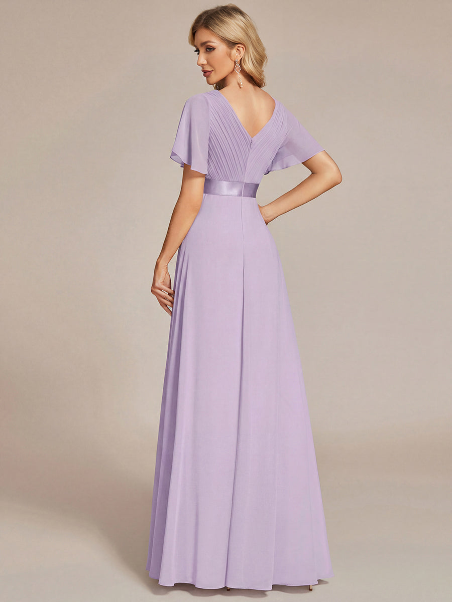 Langes Brautjungfernkleid mit Empire-Taille und kurzen, flatternden Ärmeln #Farbe_Mattflieder