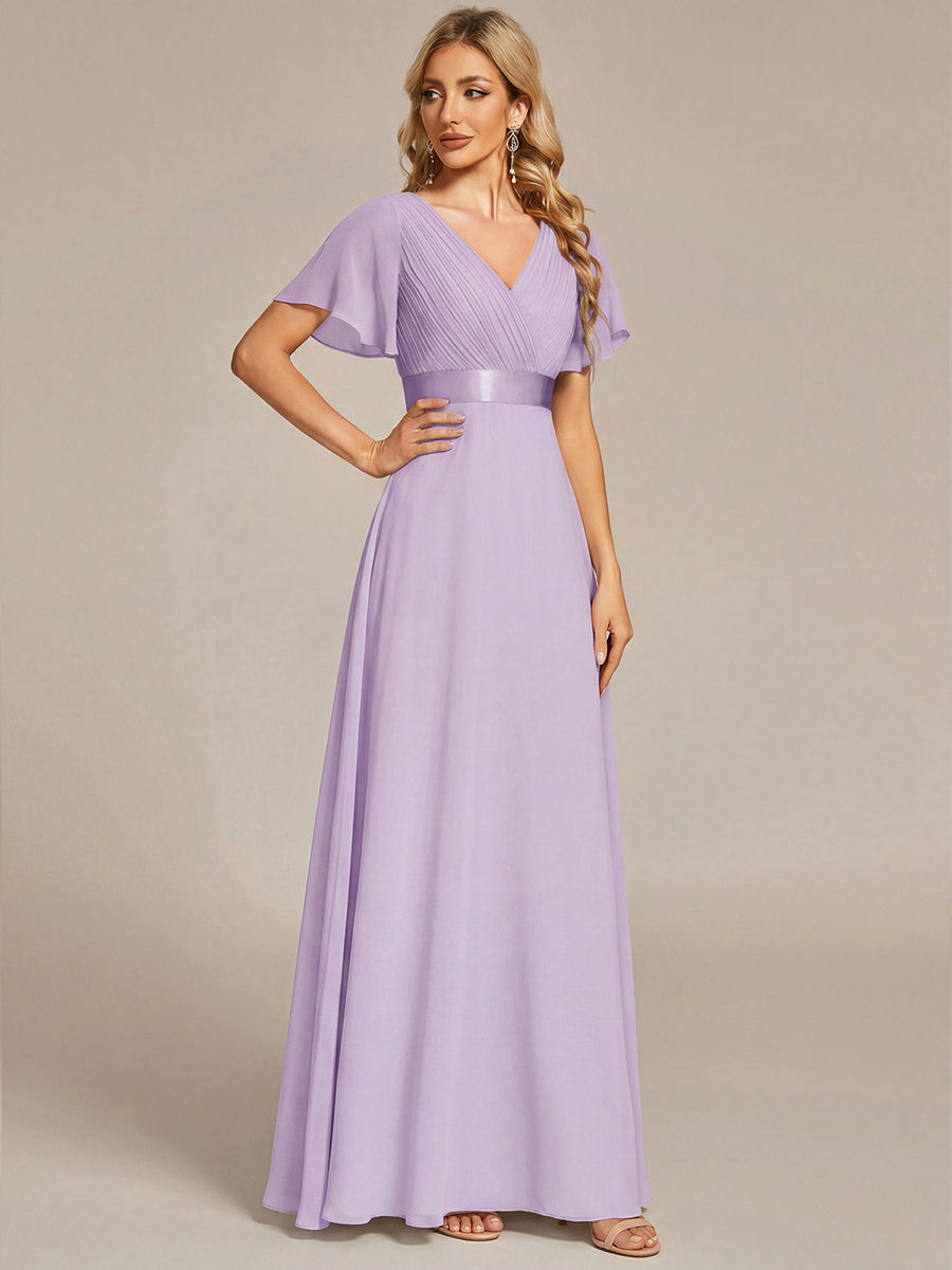 Langes Brautjungfernkleid mit Empire-Taille und kurzen, flatternden Ärmeln #Farbe_Mattflieder