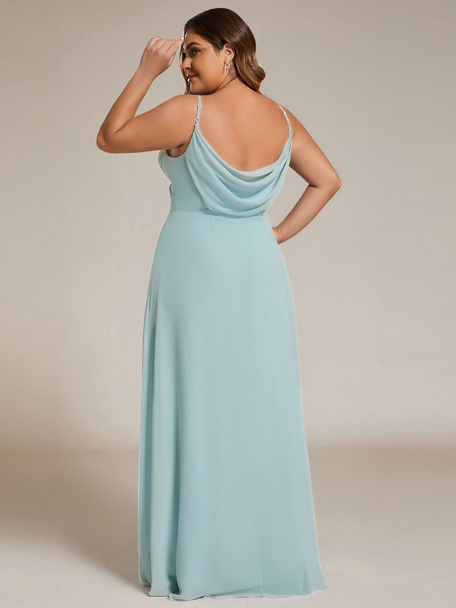 Brautjungfernkleid mit V-Ausschnitt schmalen Trägern und bodenlangem Rock #Farbe_Himmelblau