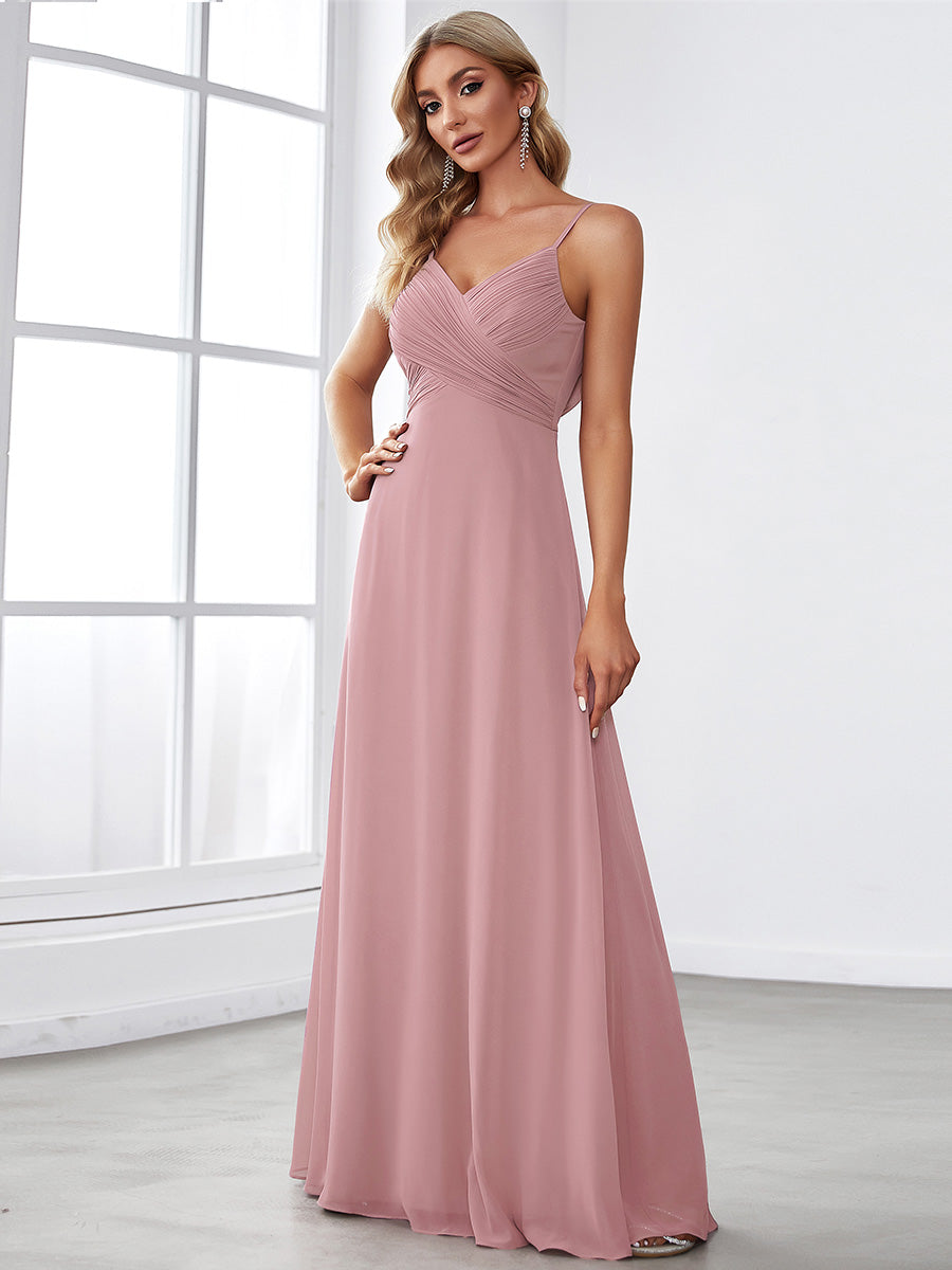 Brautjungfernkleid mit V-Ausschnitt schmalen Trägern und bodenlangem Rock #Farbe_Altrosa