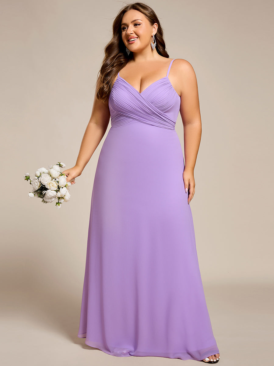 Brautjungfernkleid mit V-Ausschnitt schmalen Trägern und bodenlangem Rock #Farbe_Lavendel