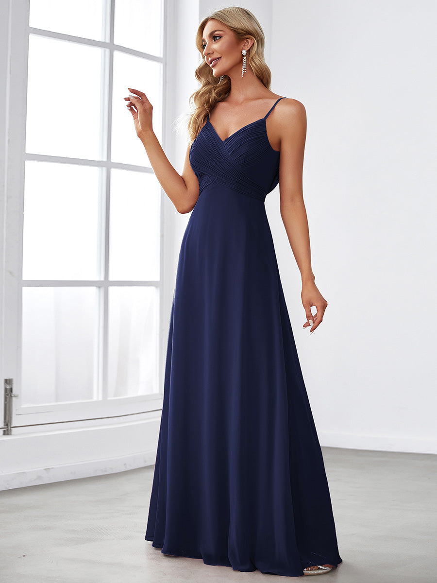 Brautjungfernkleid mit V-Ausschnitt schmalen Trägern und bodenlangem Rock #Farbe_Marineblau