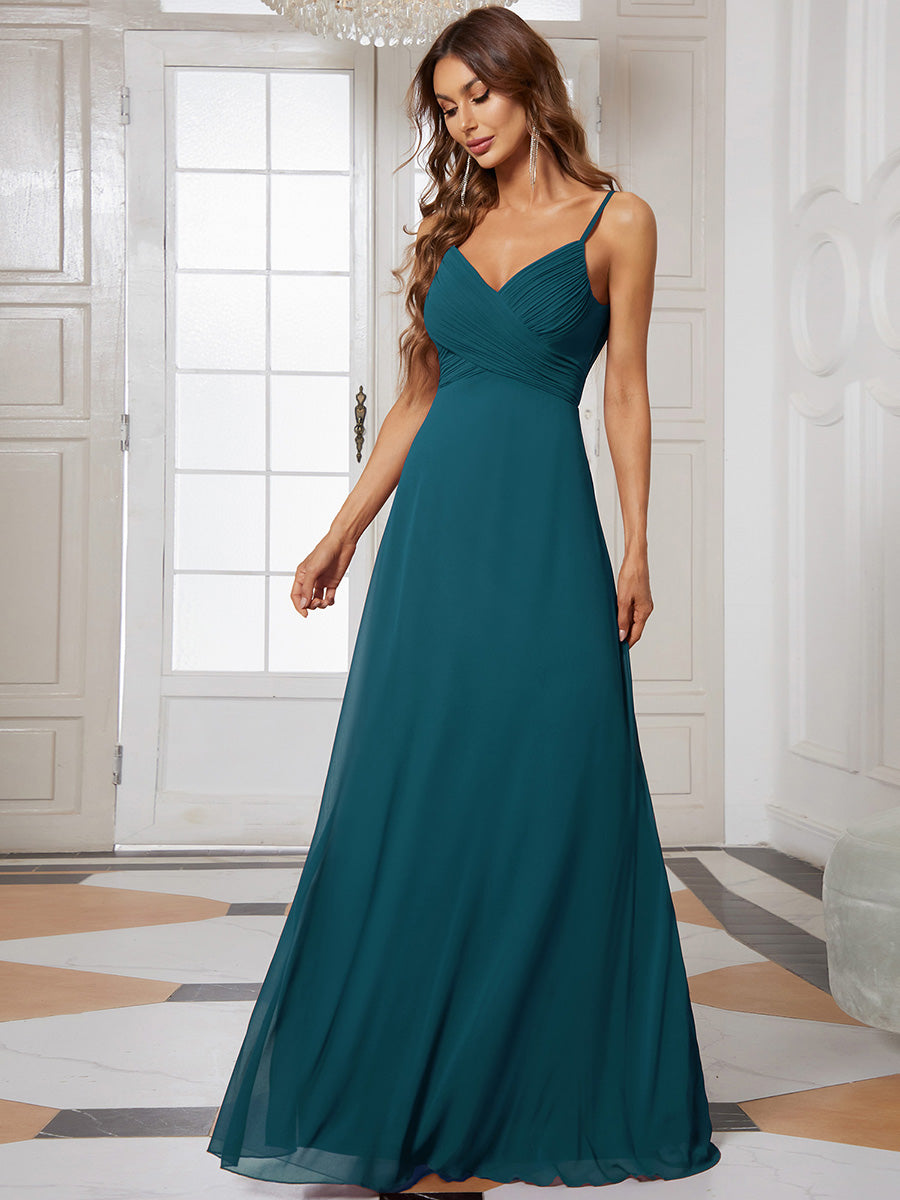 Brautjungfernkleid mit V-Ausschnitt schmalen Trägern und bodenlangem Rock #Farbe_Petrol