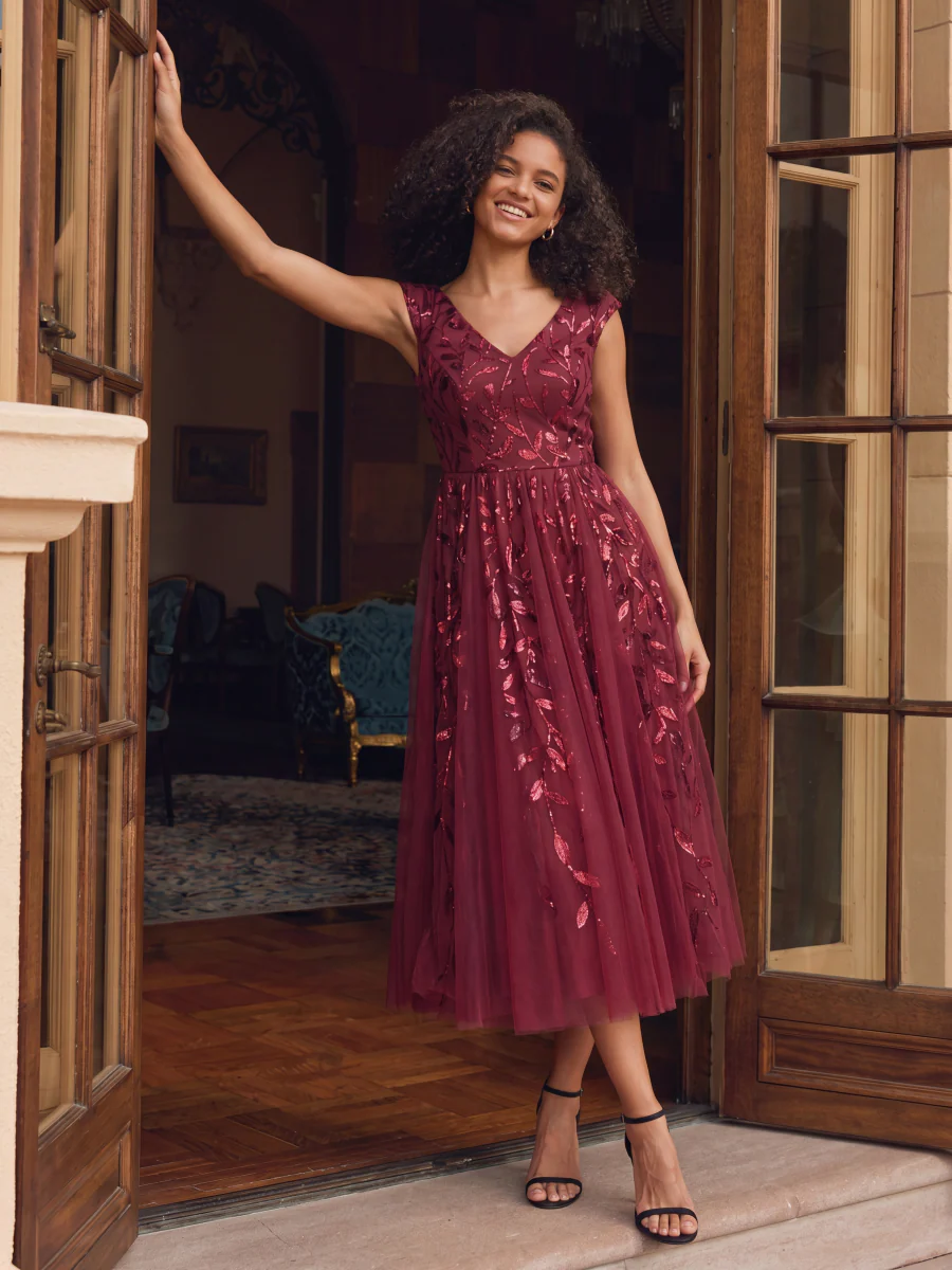 Midi Pailletten A-Linie Kleid Mit V-Ausschnitt Und Patchwork Details #Farbe_Burgunderrot